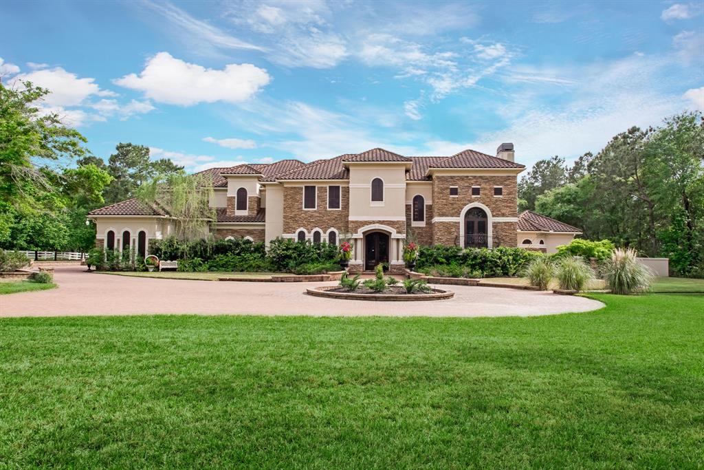 Spectacular Estate in High Meadow Ranch